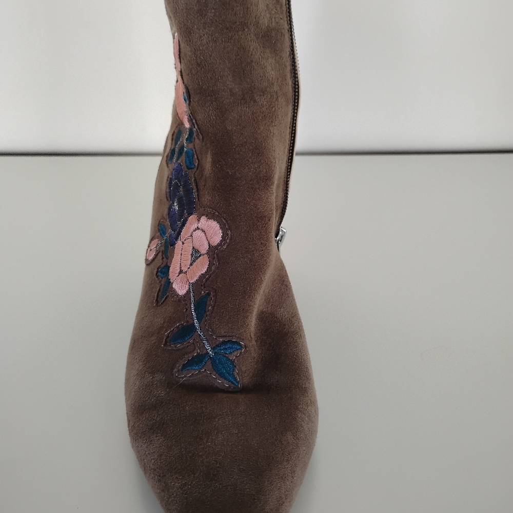 Steven by Steve Madden Size 7 1/2 Floral Ankle Boots - Picture 8 of 16